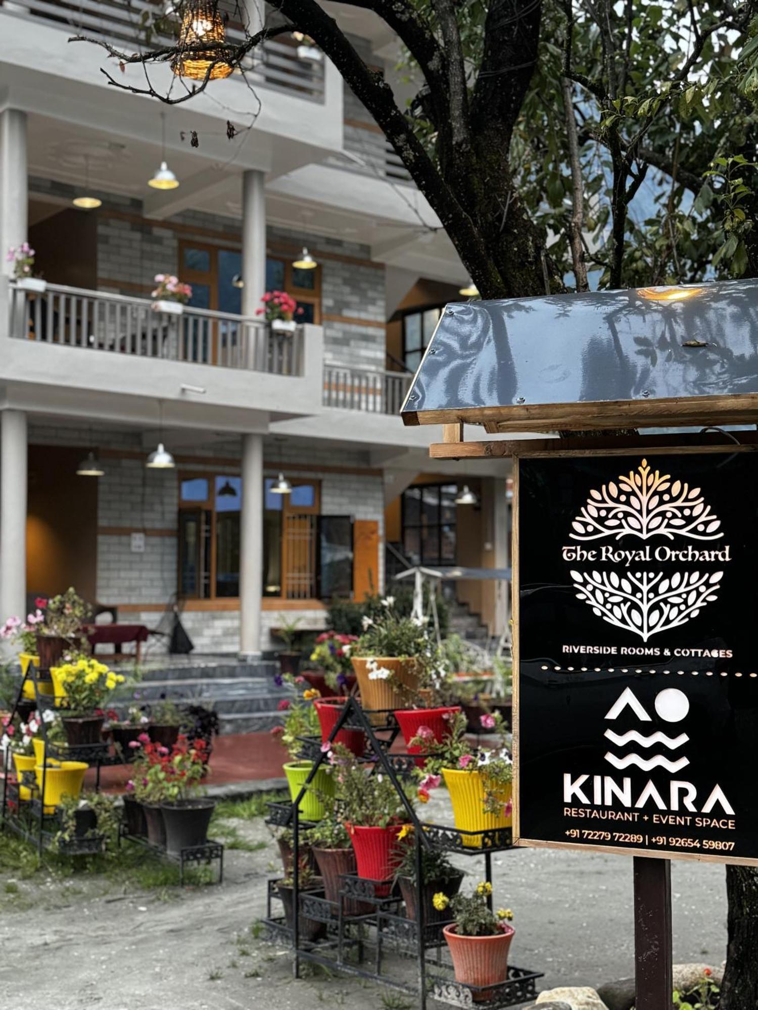 The Royal Orchard Kasol Hotel Buitenkant foto